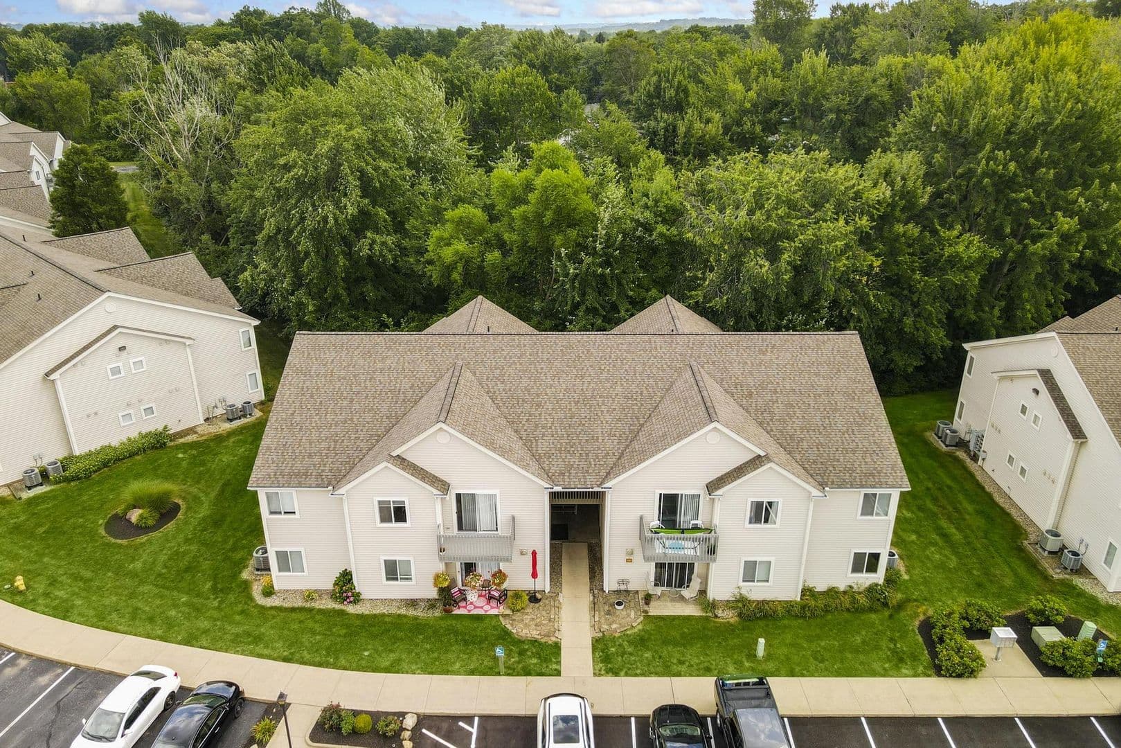 Norton Apartment: 3343 Columbia Woods Dr