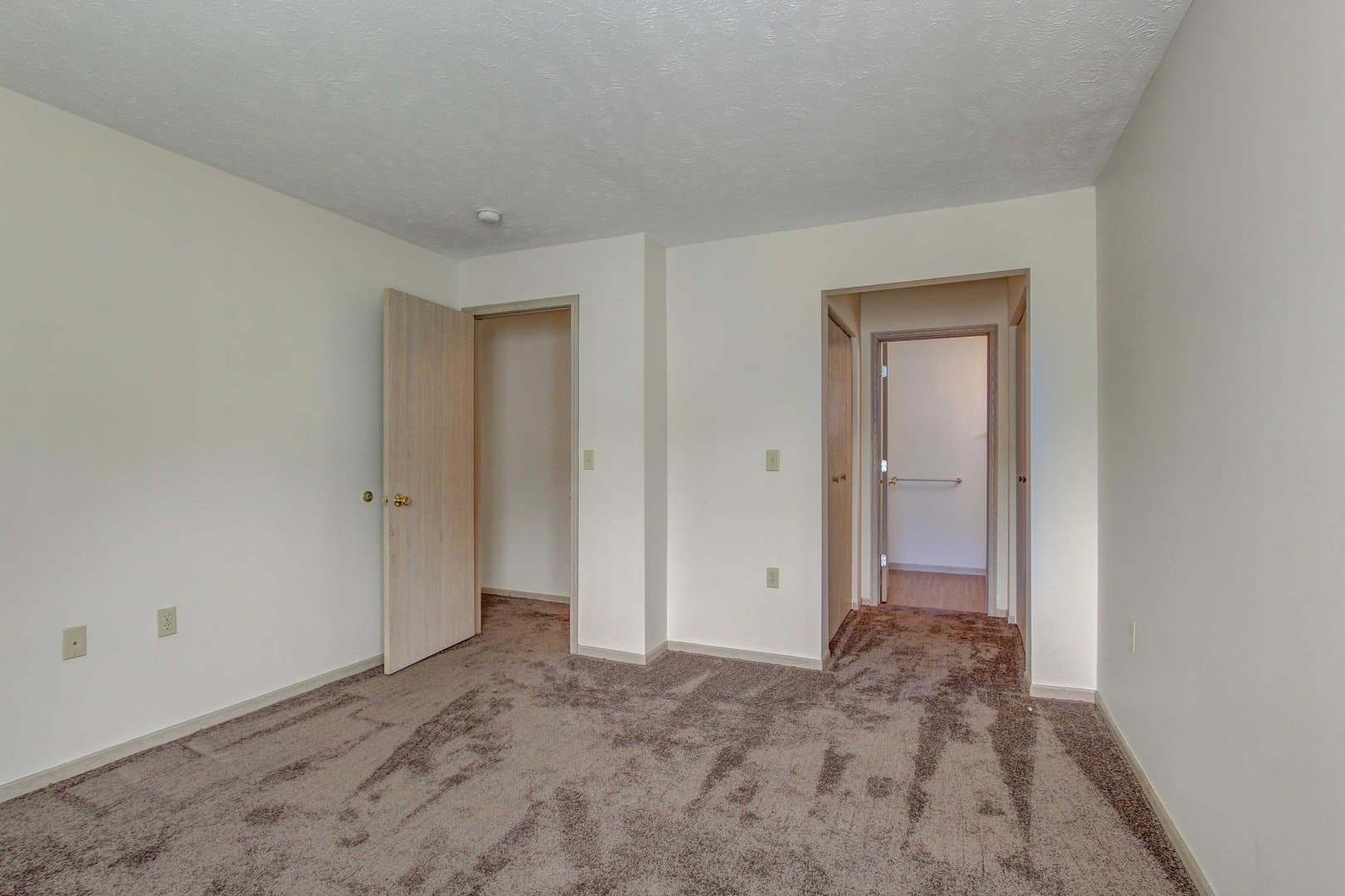 Norton Apartment: 3343 Columbia Woods Dr