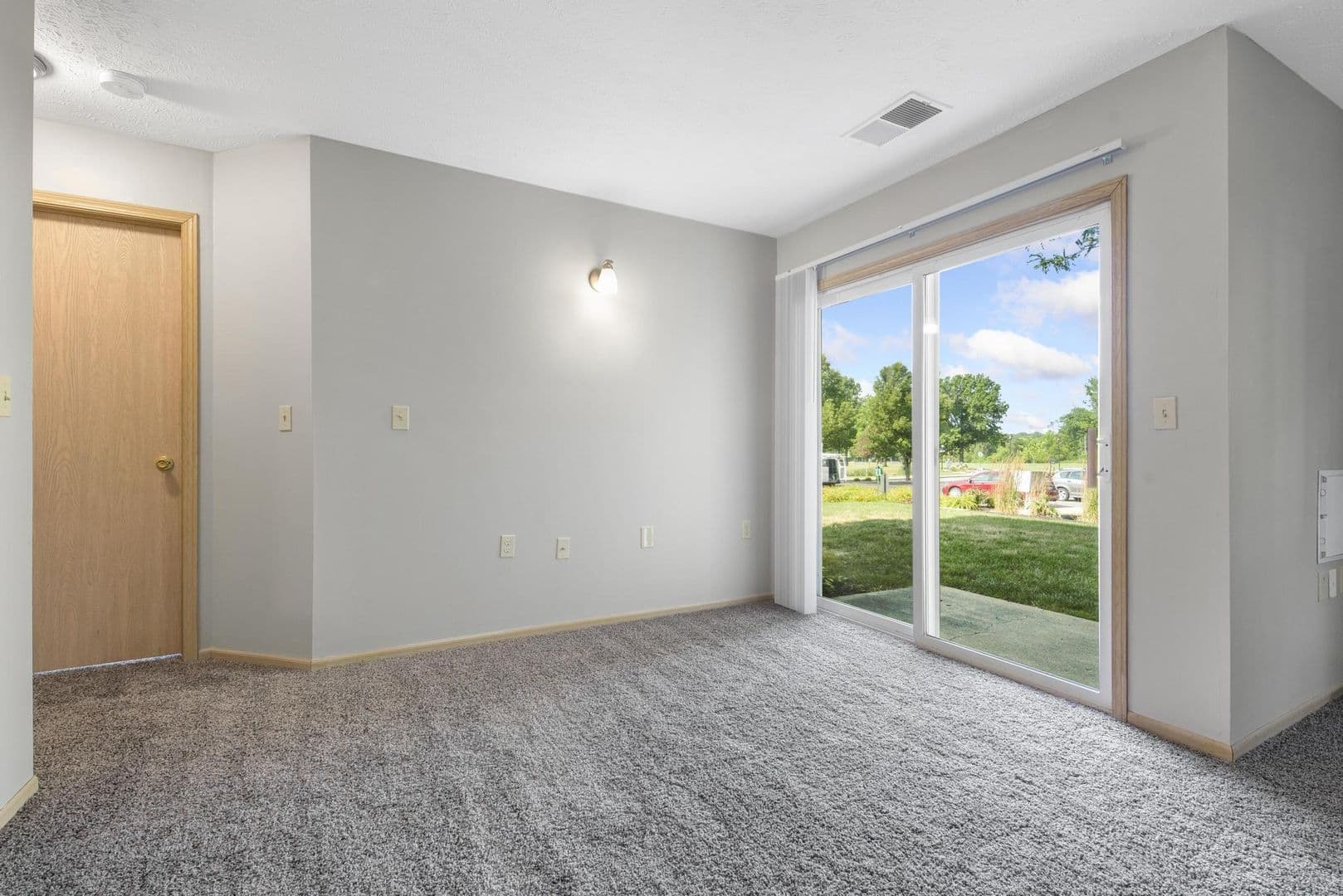 Norton Apartment: 3343 Columbia Woods Dr