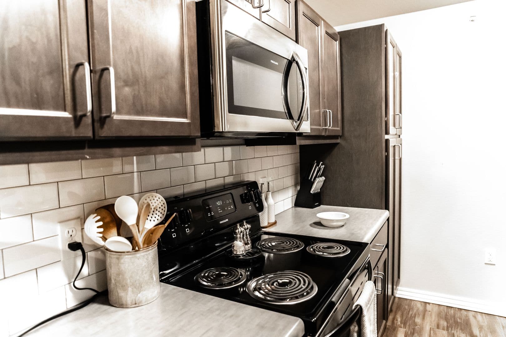 Springfield Apartment: 2013 E. Cherry St.