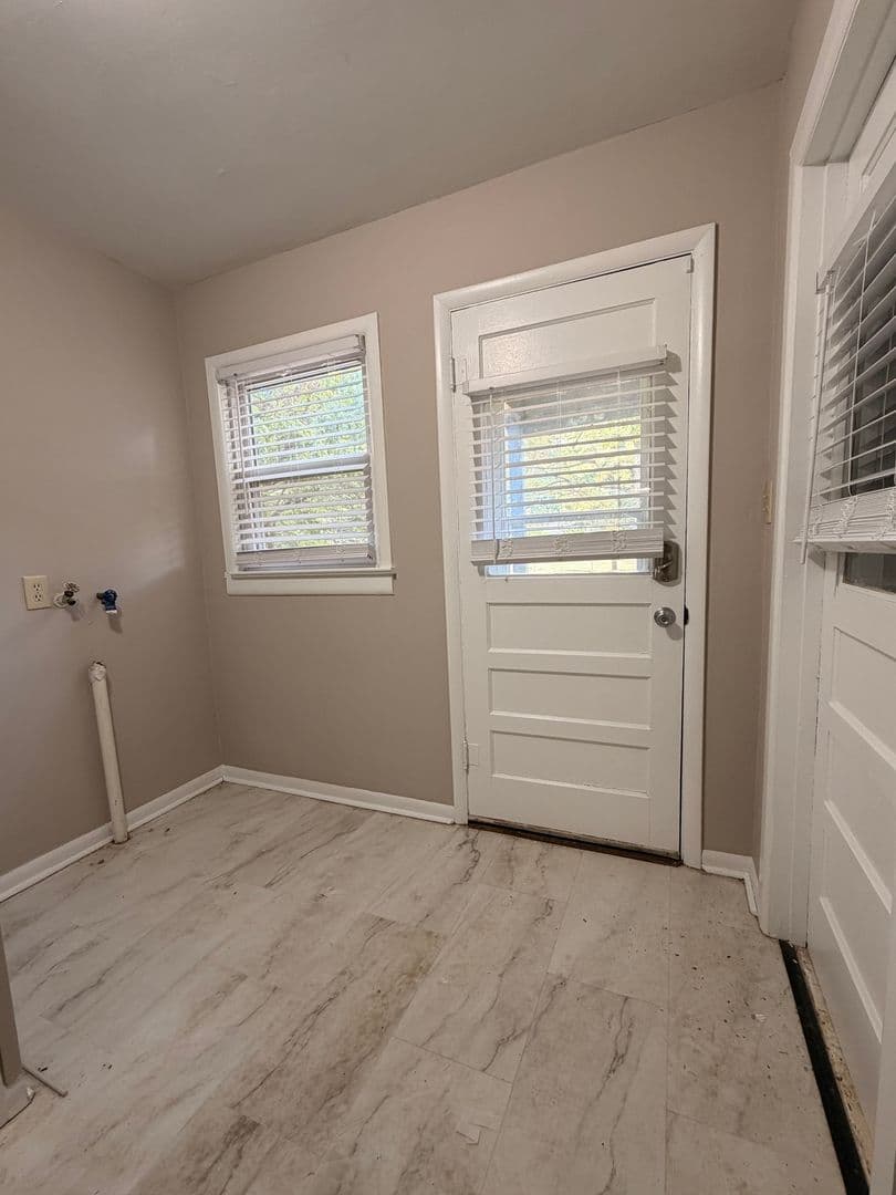 Springfield House: 1317 S Kentwood Ave