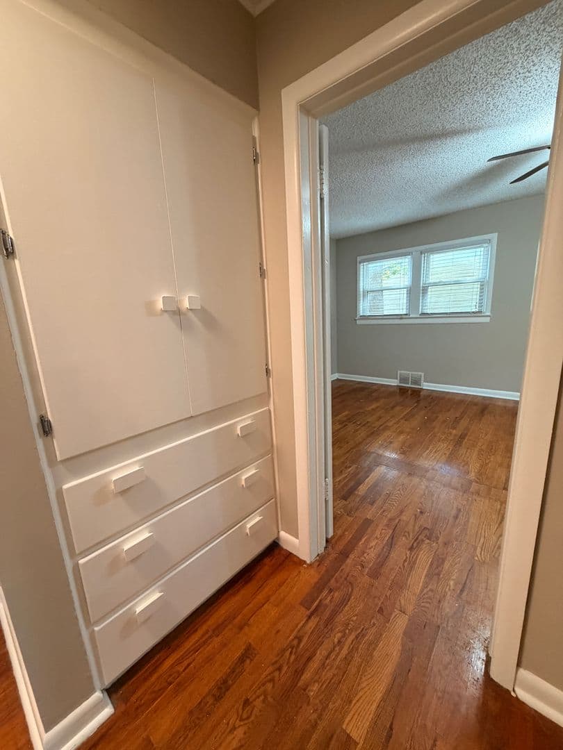 Springfield House: 1317 S Kentwood Ave