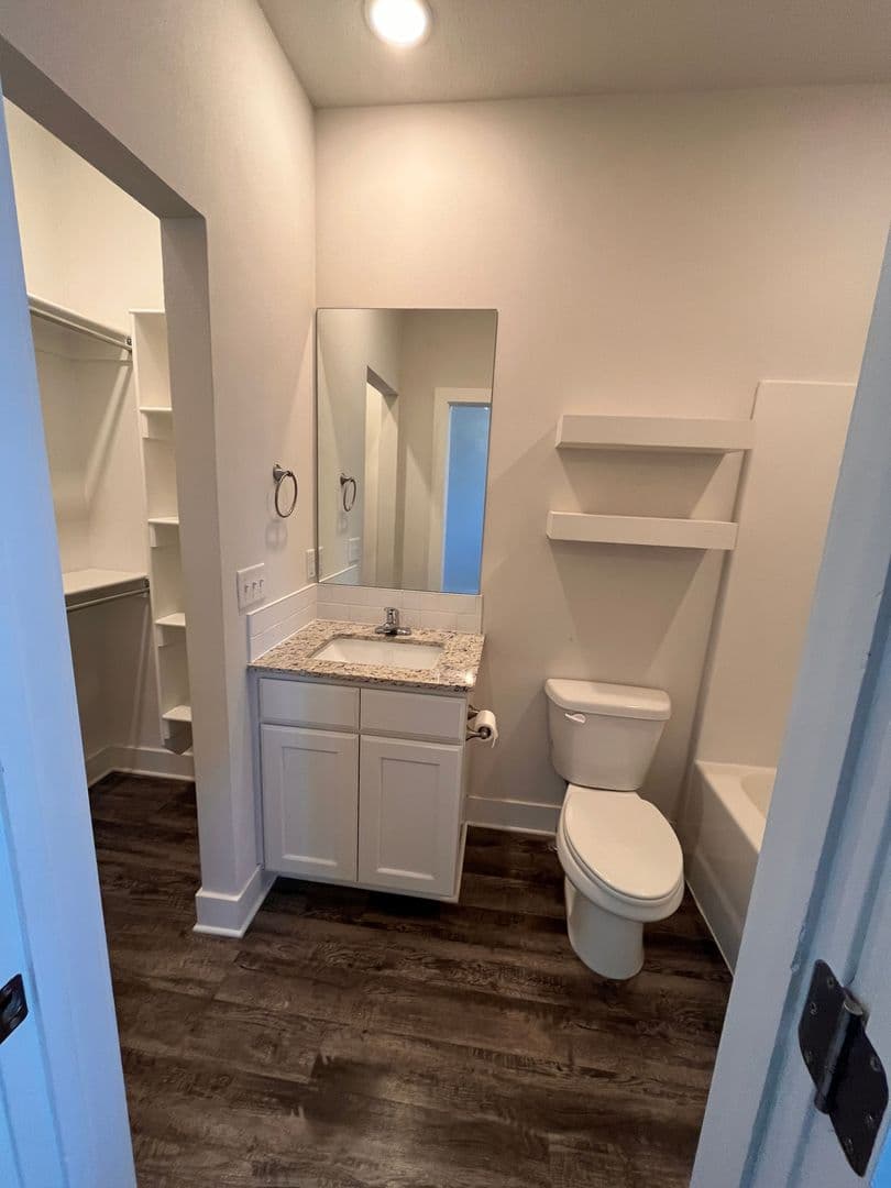 Springfield Apartment: 540 S. Kickapoo
