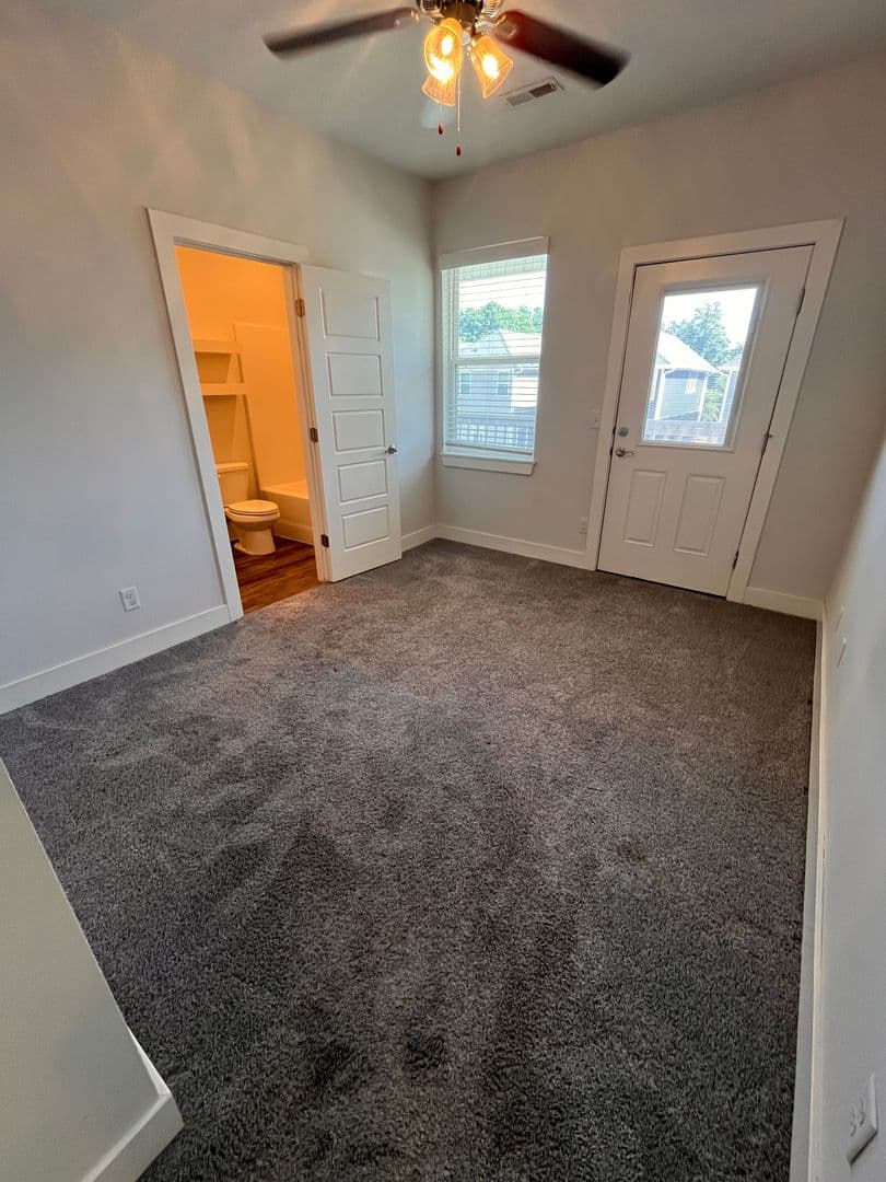 Springfield Apartment: 540 S. Kickapoo