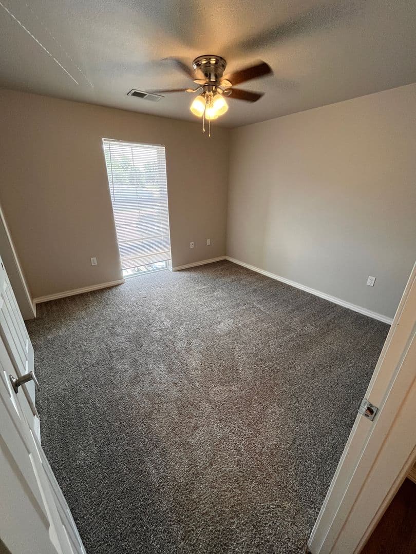 Springfield Apartment: 2013 E. Cherry St.