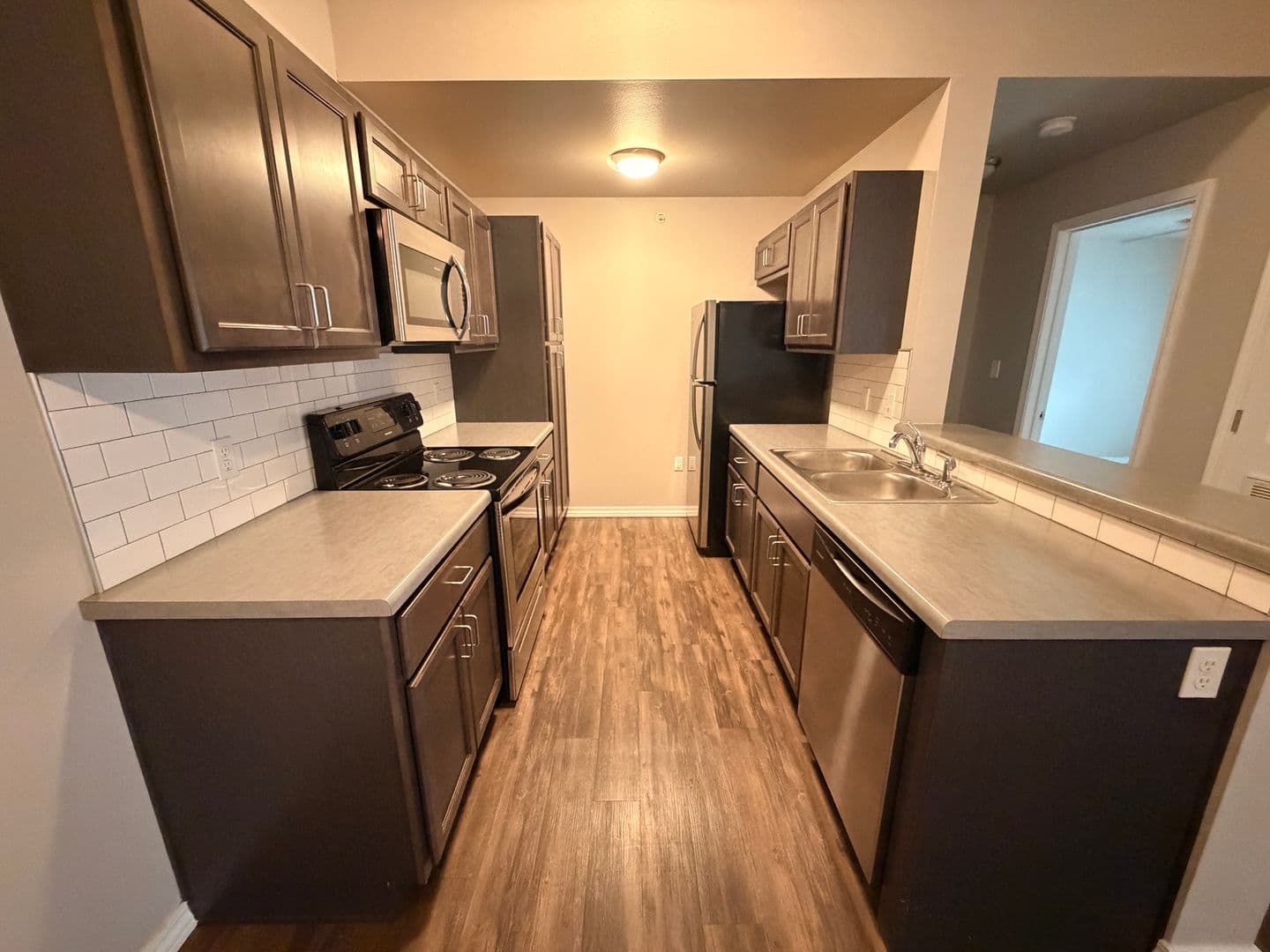 Springfield Apartment: 2013 E. Cherry St.