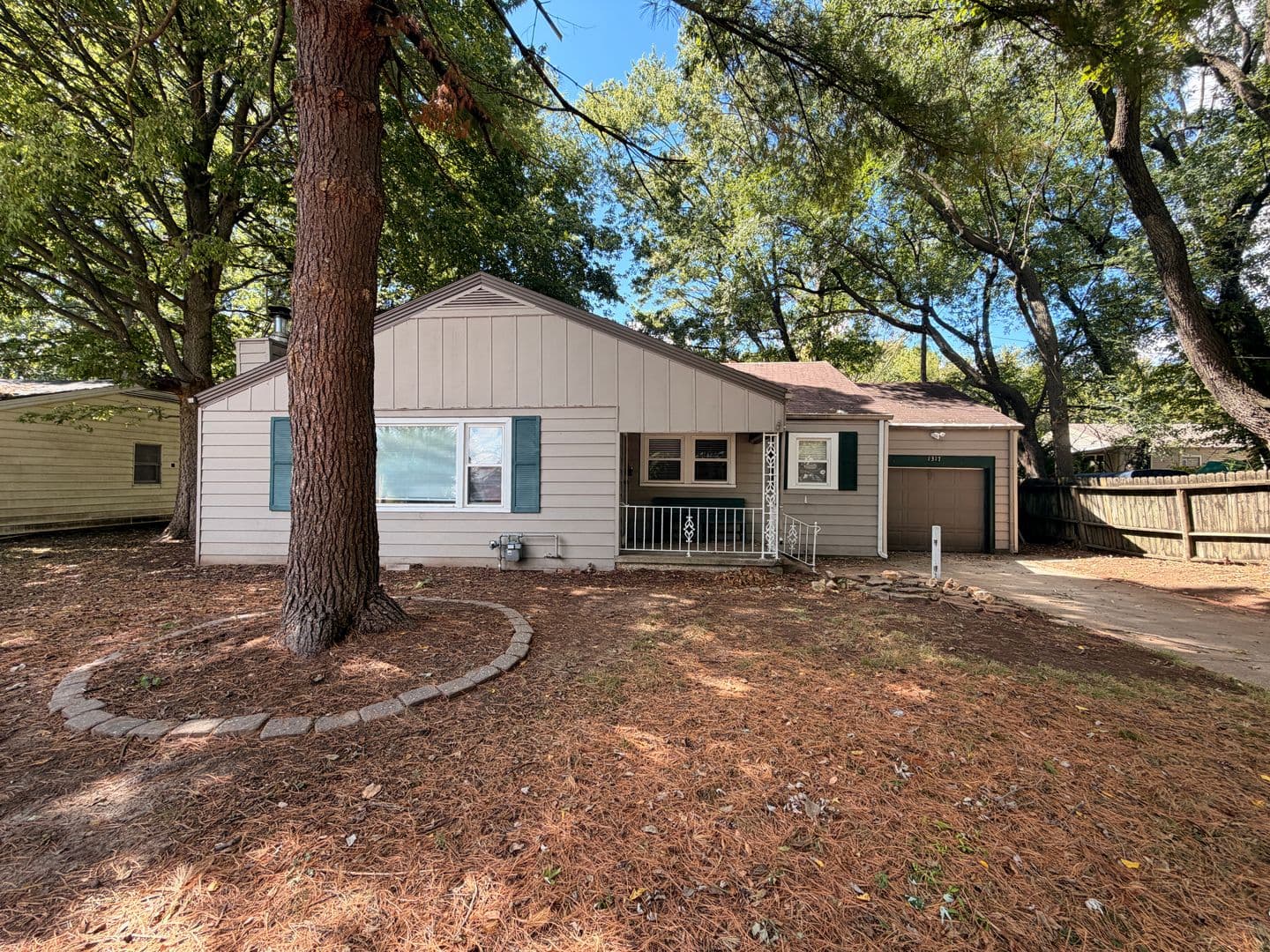 Springfield House: 1317 S Kentwood Ave