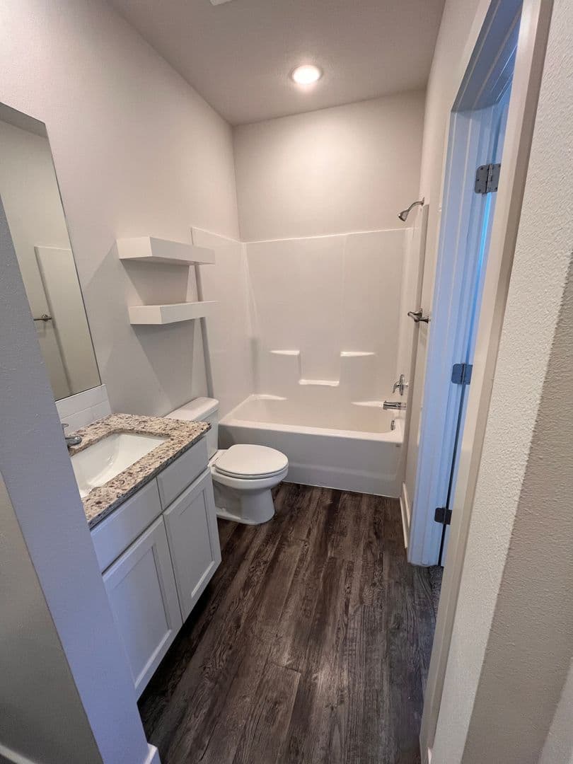 Springfield Apartment: 540 S. Kickapoo