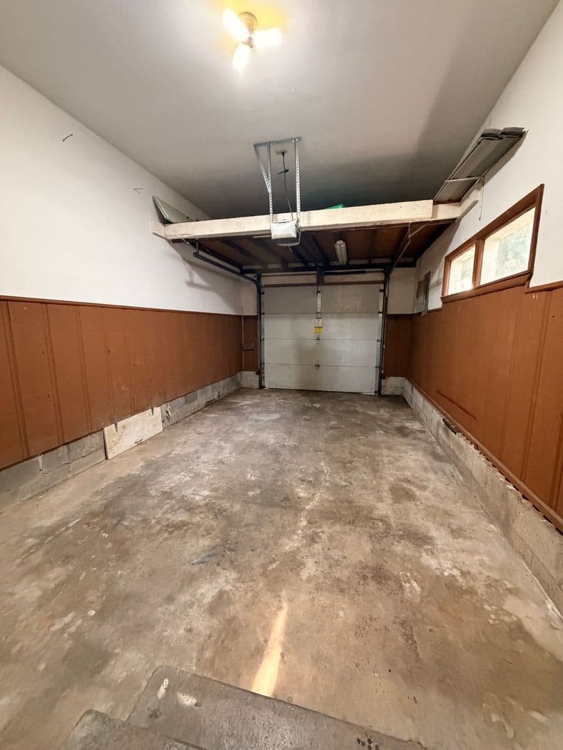 Springfield House: 1333 S. Cedarbrook Ave