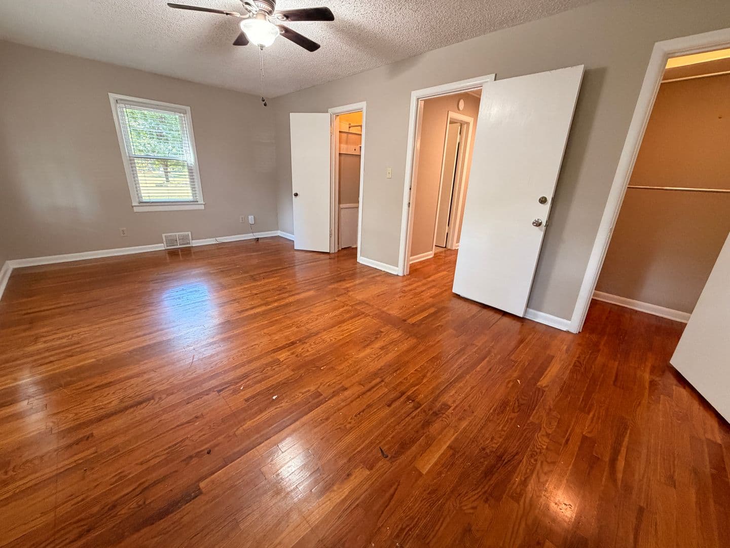 Springfield House: 1317 S Kentwood Ave