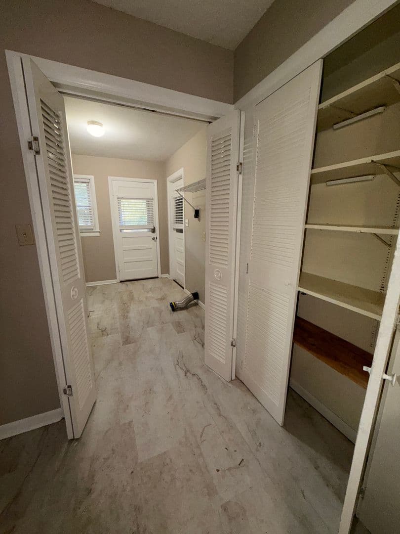 Springfield House: 1317 S Kentwood Ave