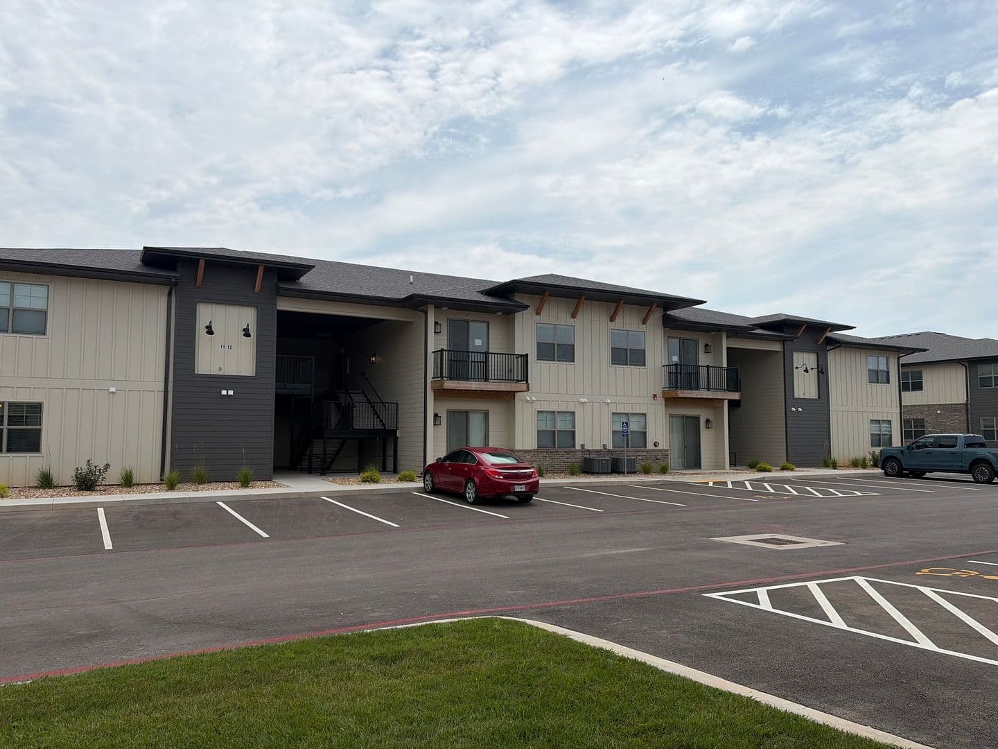 Nixa Apartment: 1130 W Northview Road