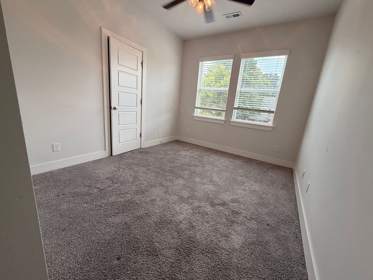 Springfield Apartment: 540 S. Kickapoo