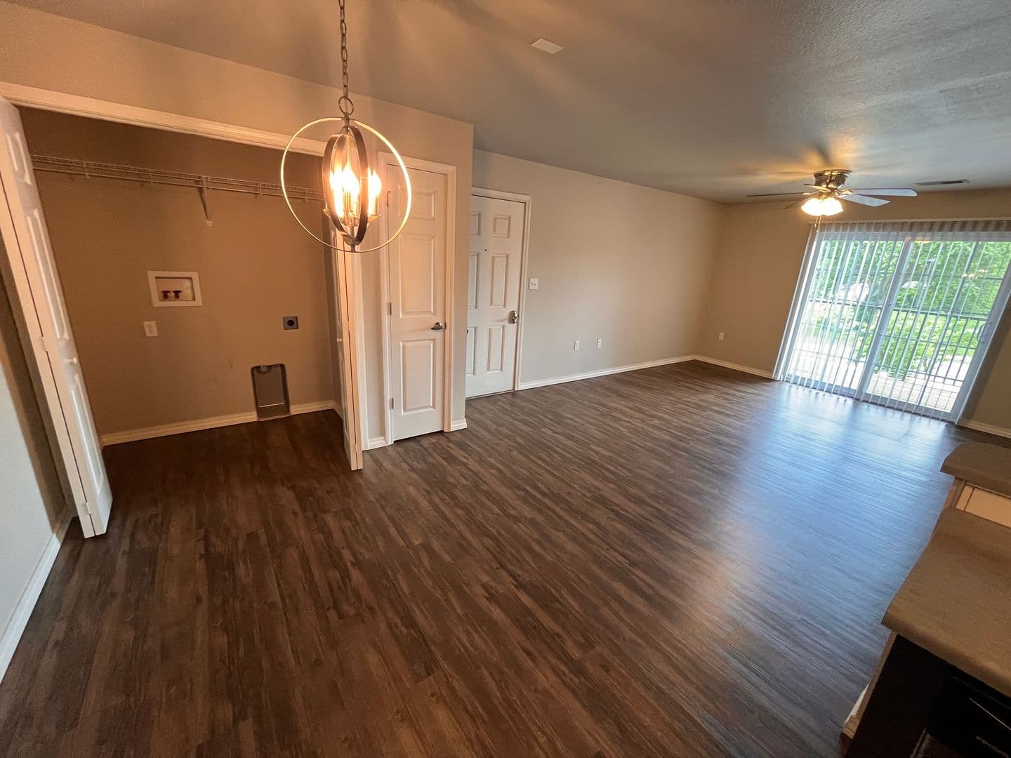 Springfield Apartment: 2013 E. Cherry St.