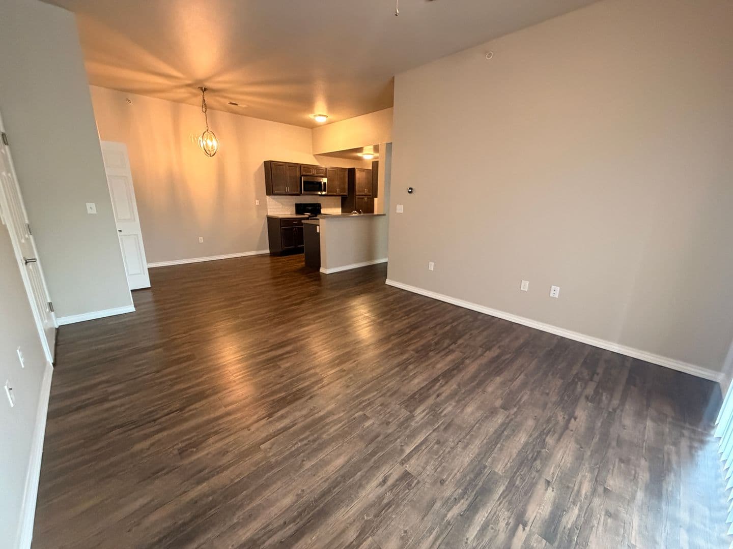 Springfield Apartment: 2013 E. Cherry St.