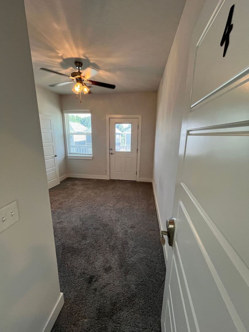 Springfield Apartment: 540 S. Kickapoo