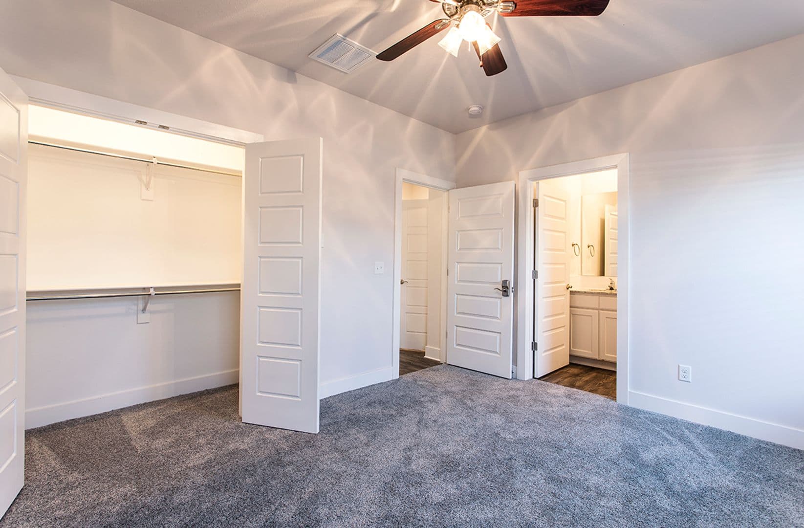 Springfield Apartment: 540 S. Kickapoo