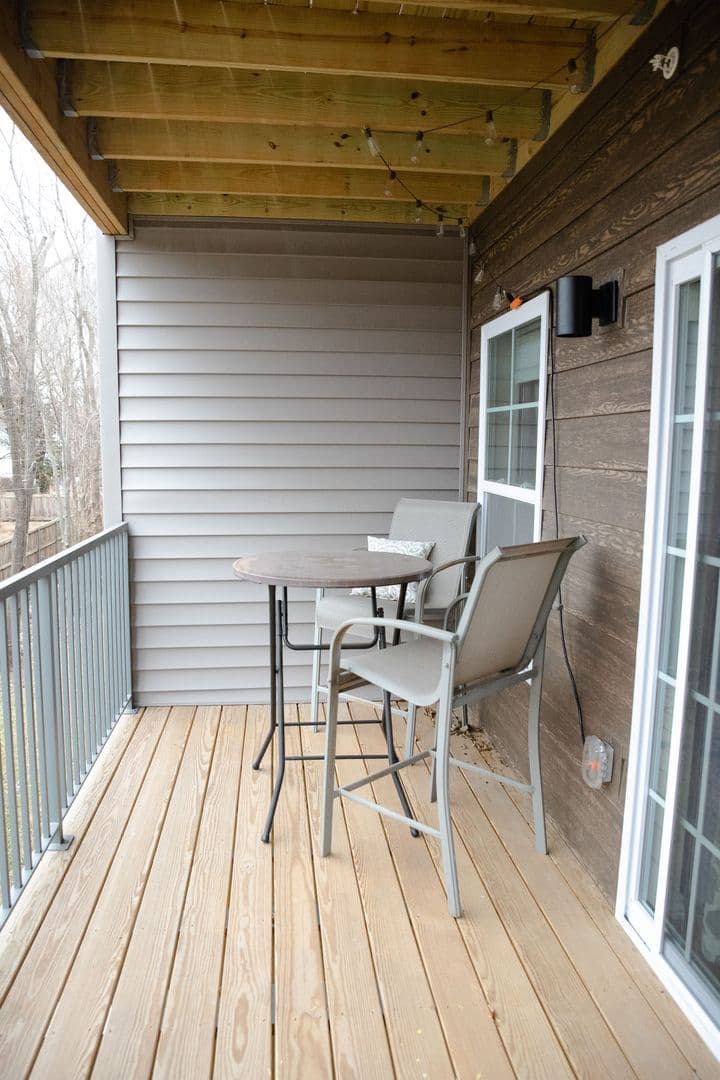 Springfield Apartment: 2013 E. Cherry St.