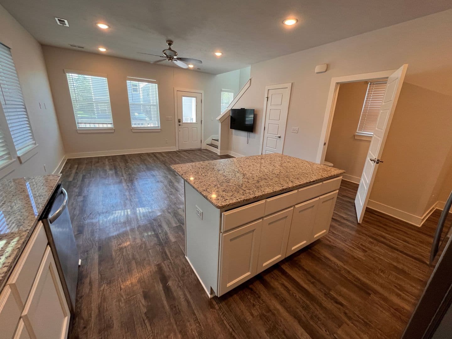 Springfield Apartment: 540 S. Kickapoo