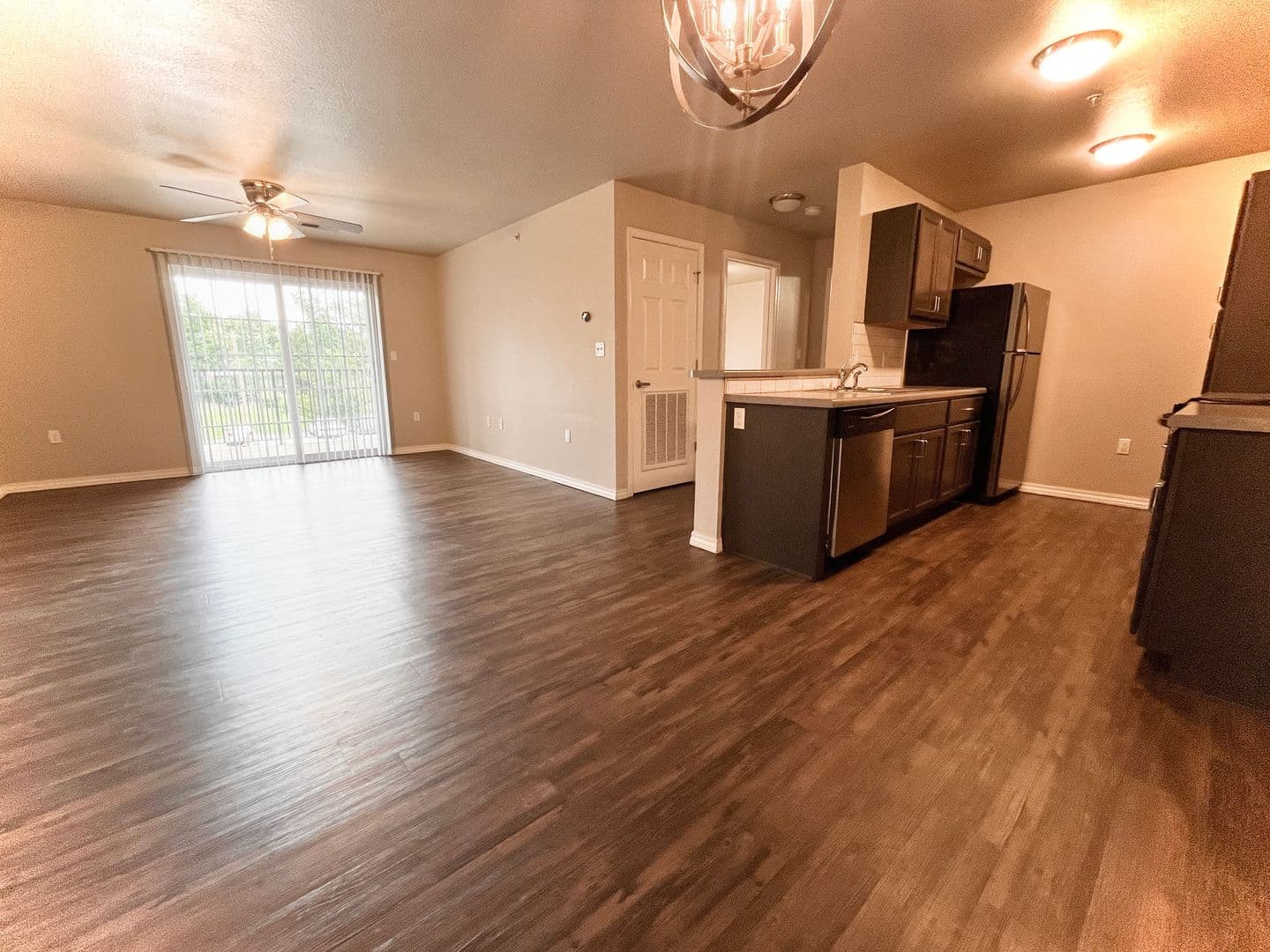 Springfield Apartment: 2013 E. Cherry St.