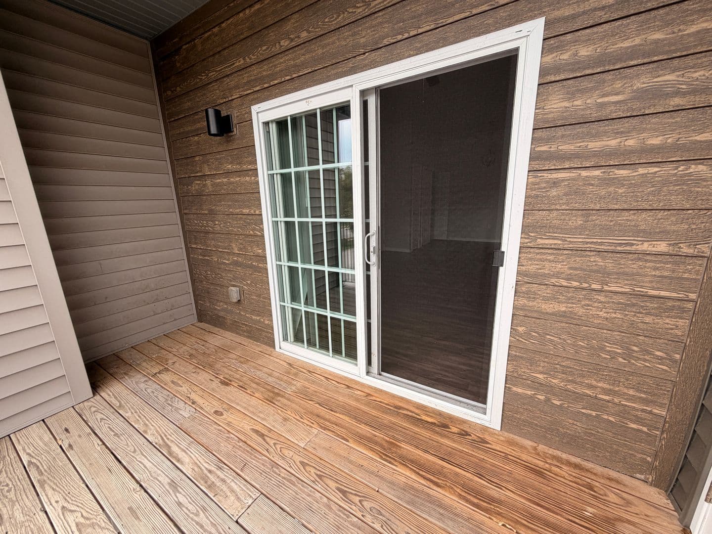 Springfield Apartment: 2013 E. Cherry St.