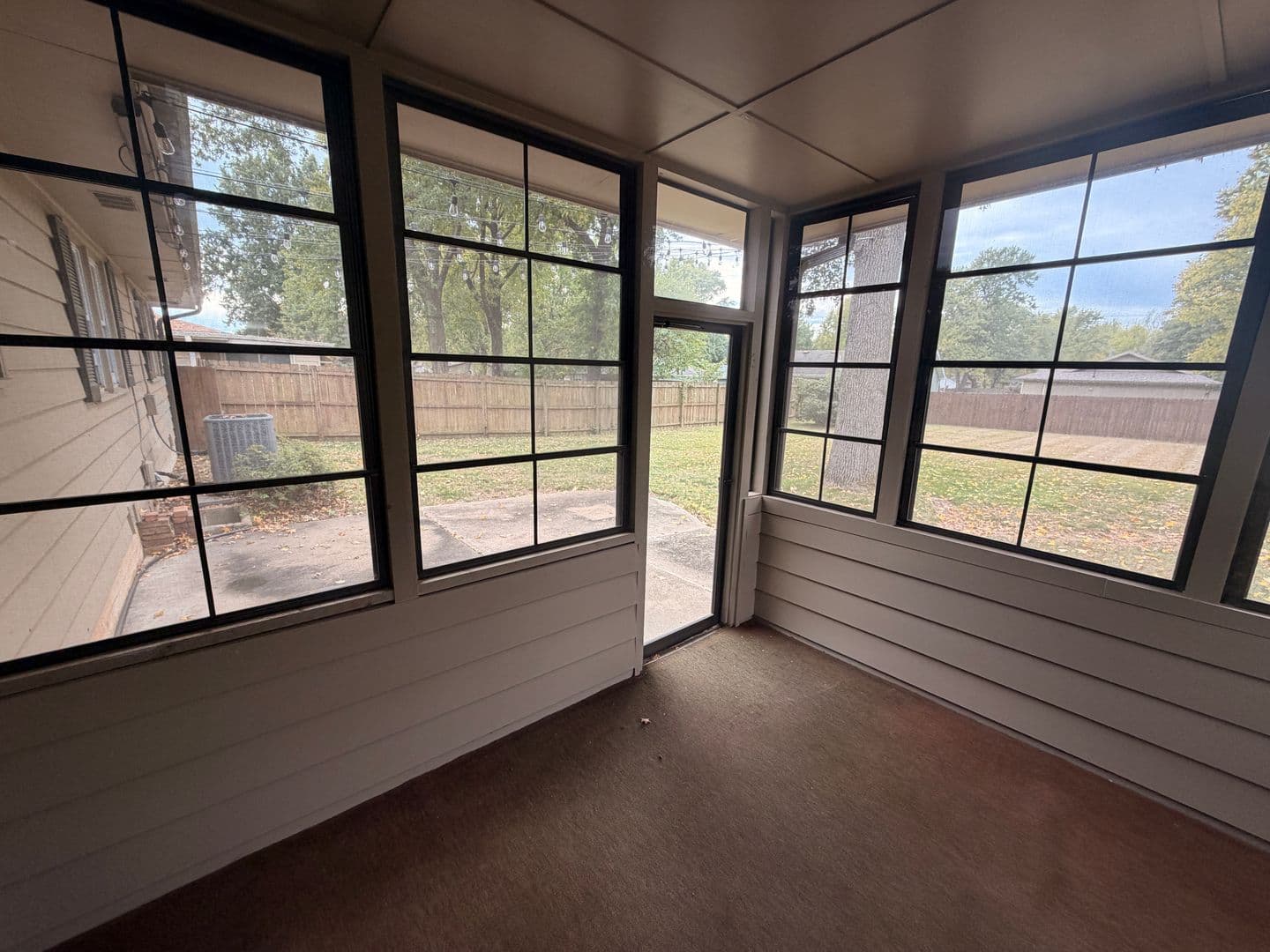 Springfield House: 2053 S. Kimbrough Ave