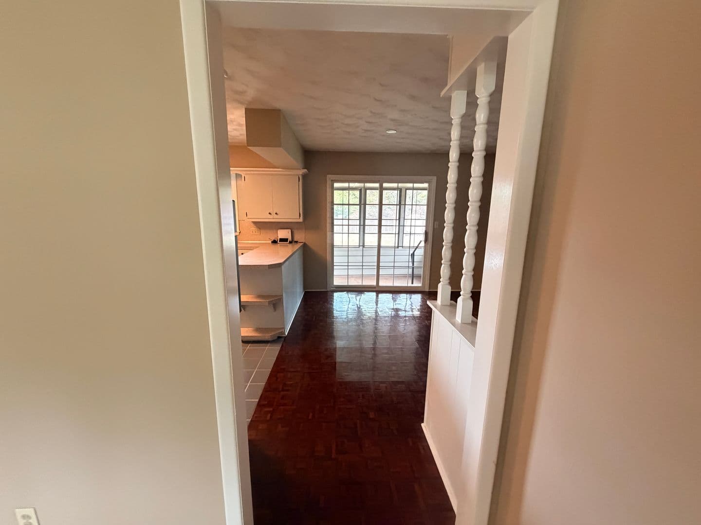 Springfield House: 2053 S. Kimbrough Ave