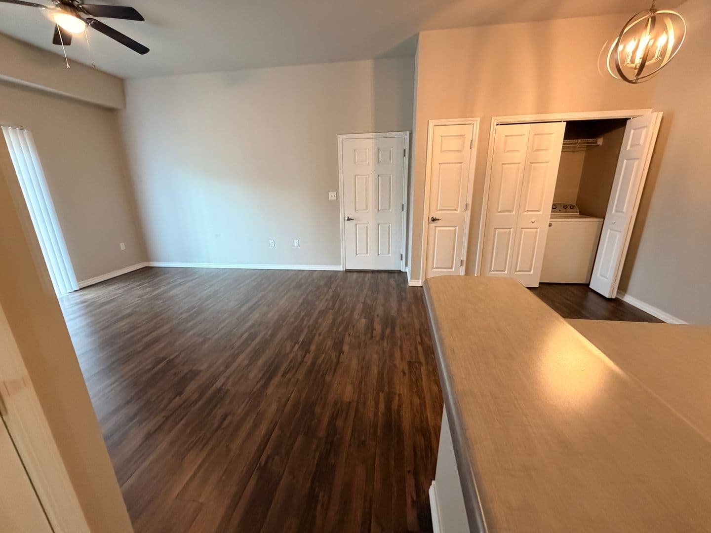 Springfield Apartment: 2013 E. Cherry St.