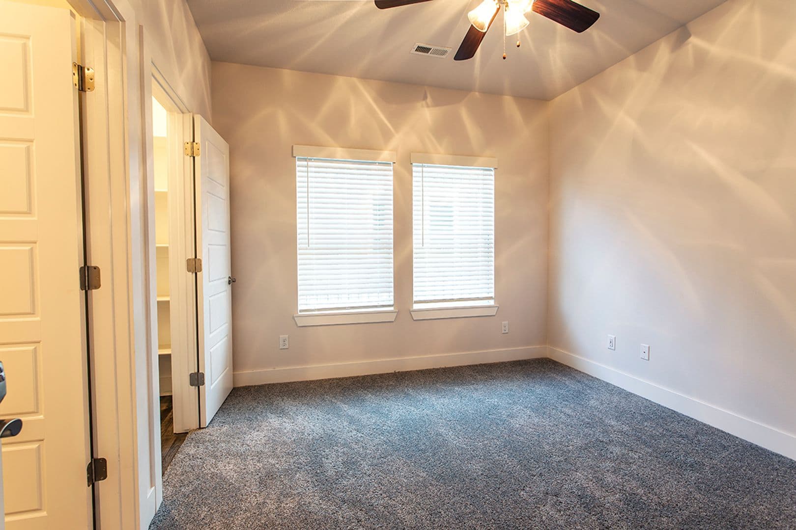 Springfield Apartment: 540 S. Kickapoo
