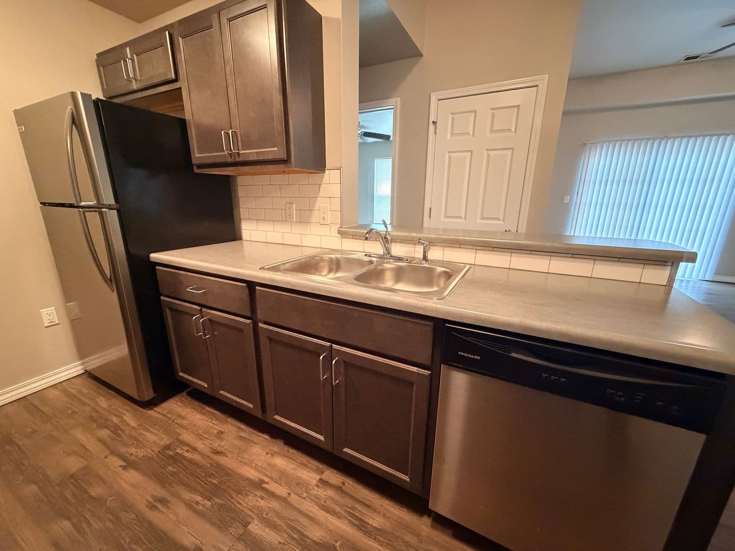 Springfield Apartment: 2013 E. Cherry St.