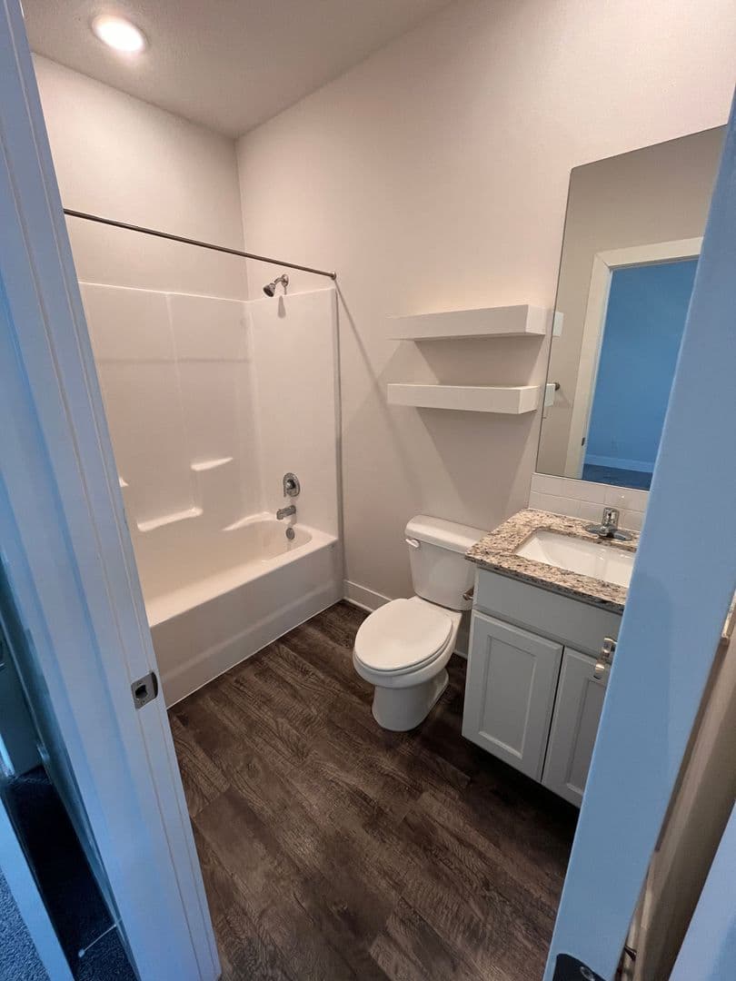 Springfield Apartment: 540 S. Kickapoo