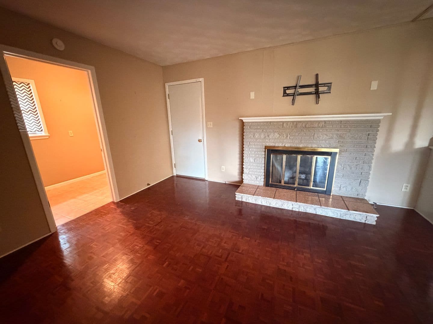 Springfield House: 2053 S. Kimbrough Ave
