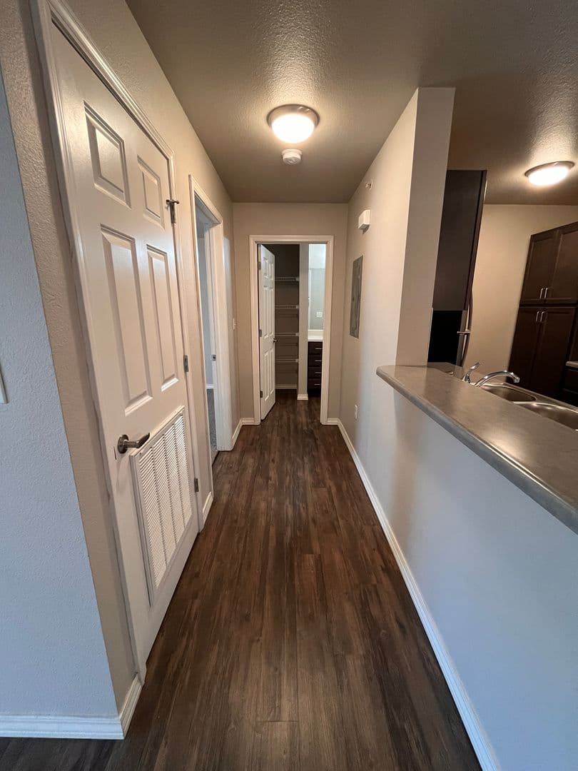 Springfield Apartment: 2013 E. Cherry St.
