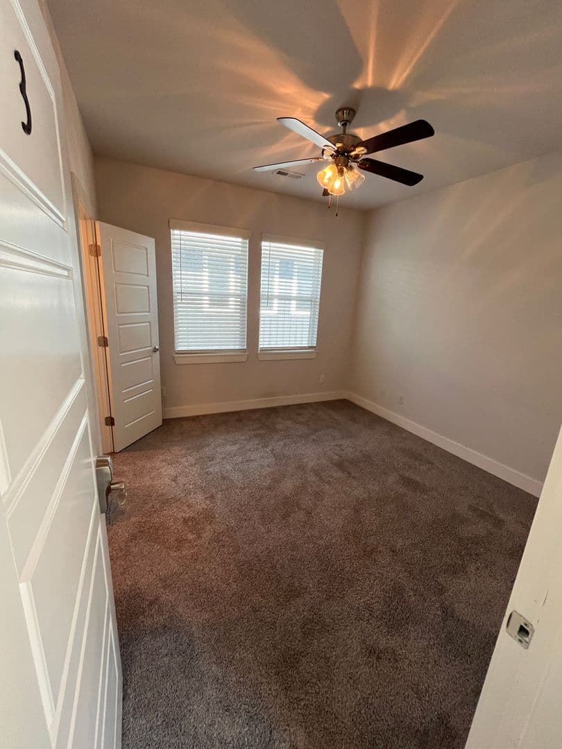 Springfield Apartment: 540 S. Kickapoo