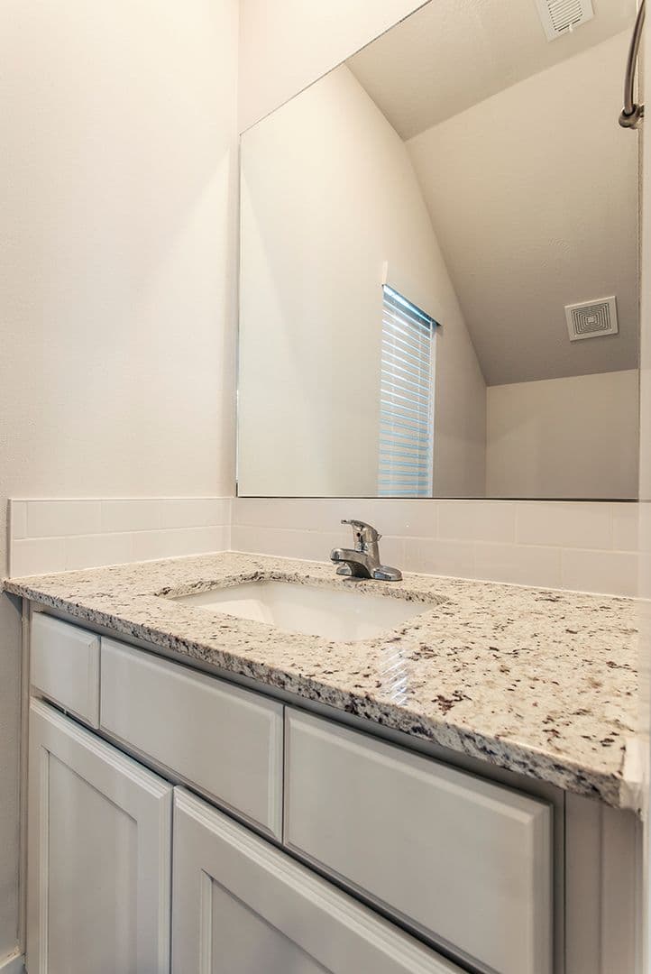 Springfield Apartment: 540 S. Kickapoo