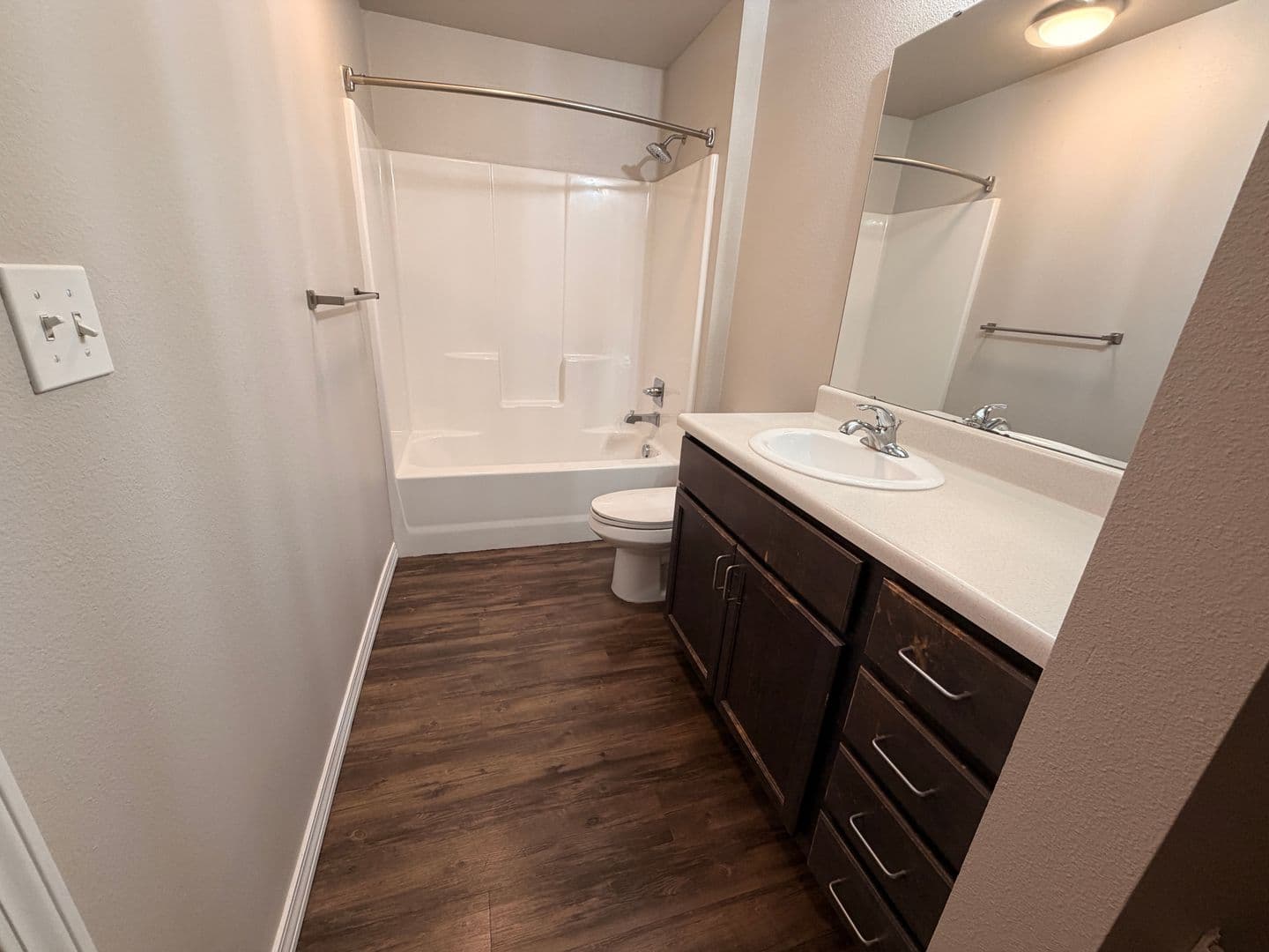 Springfield Apartment: 2013 E. Cherry St.