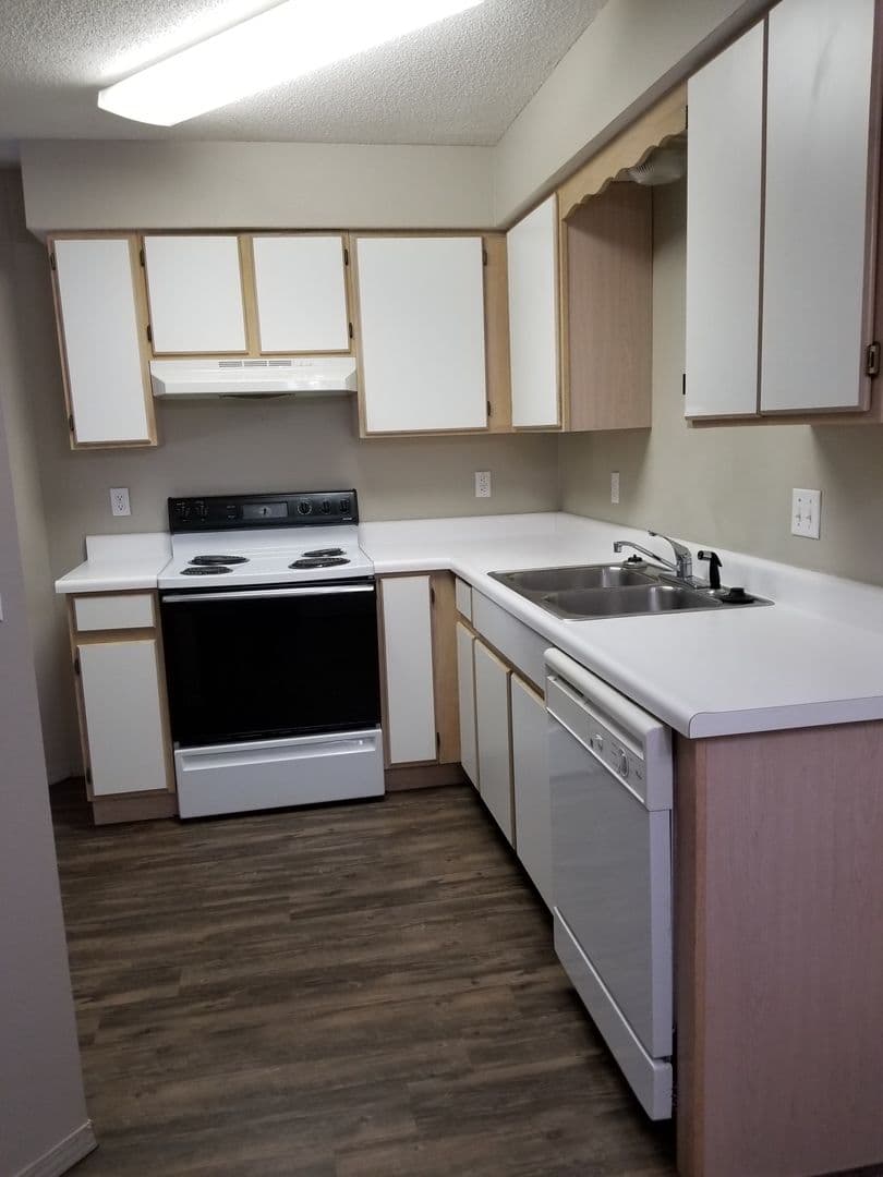 Nixa Apartment: 1016 N Pheasant Run