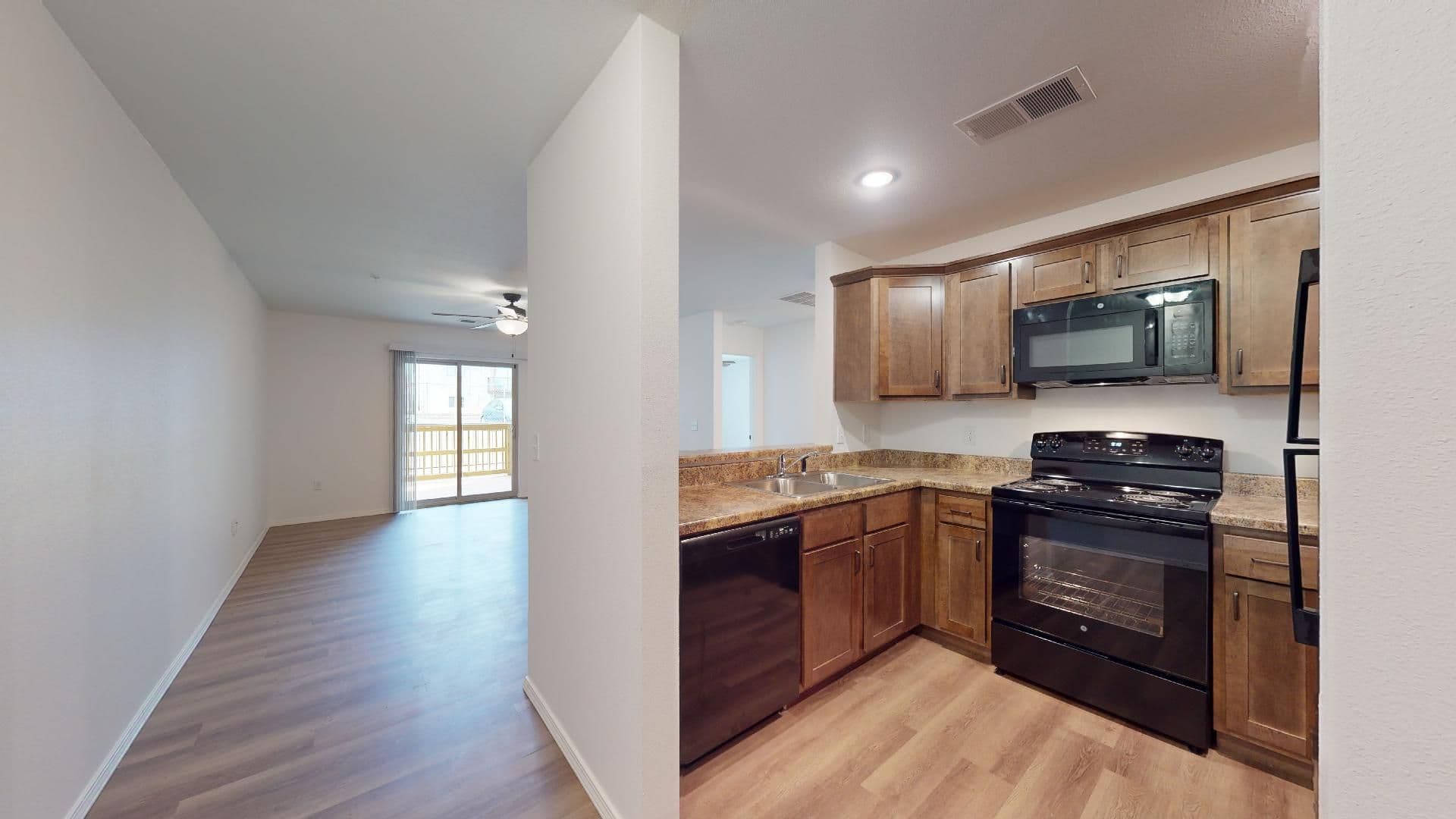 Lebanon Apartment: Laclede Ave