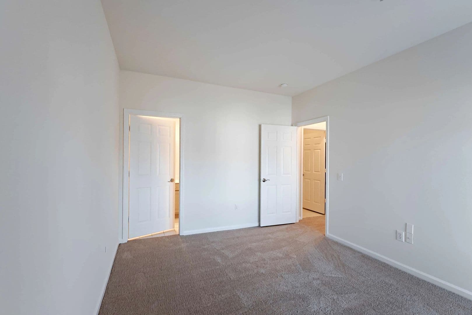 Greensboro Apartment: 4480 Platinum Drive