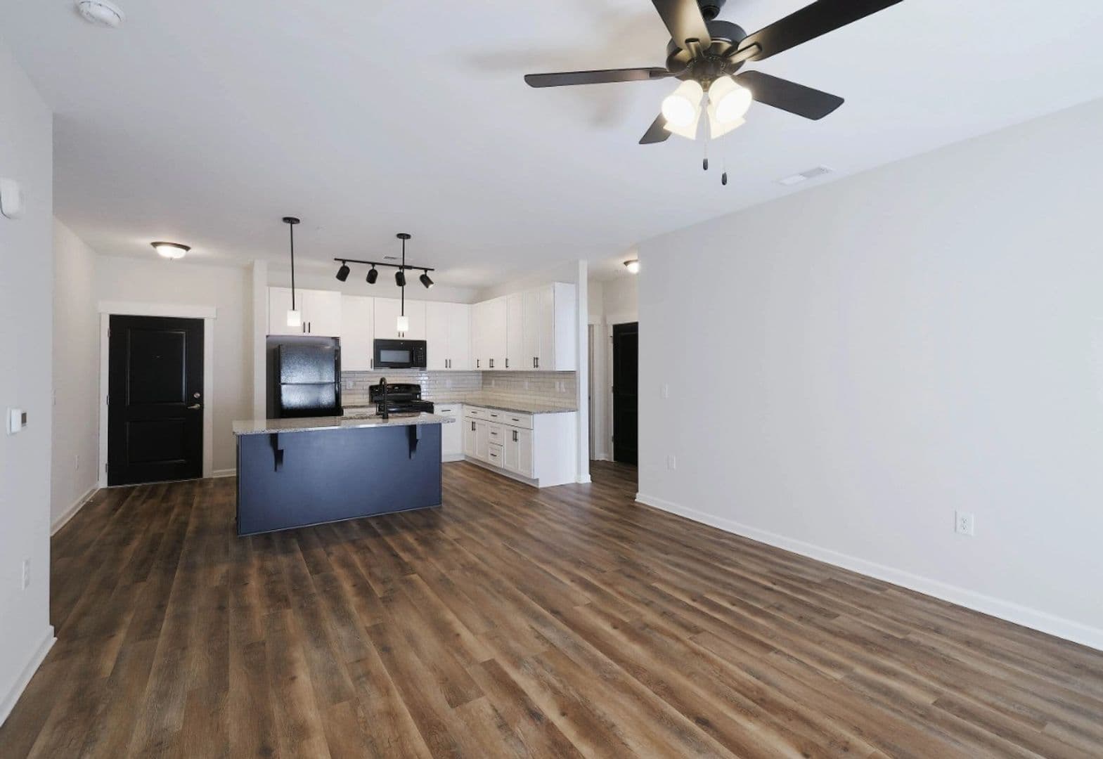 Jamestown Apartment: 4750 Piedmont Parkway