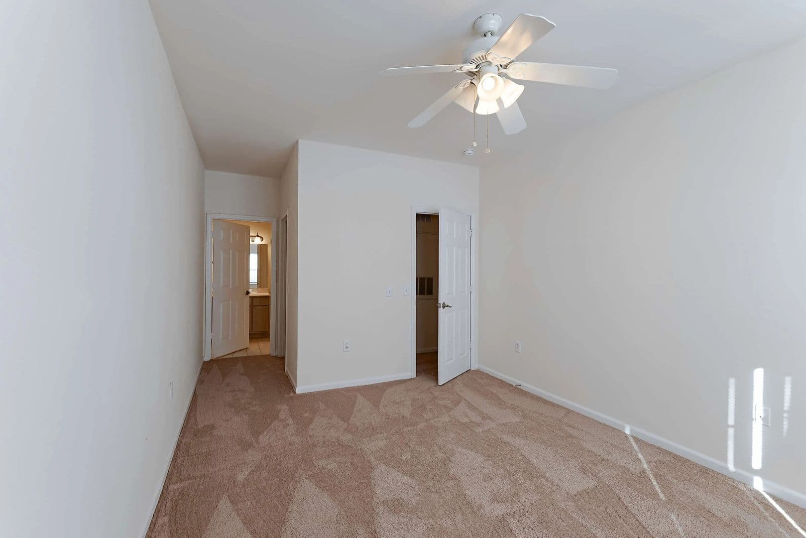 Greensboro Apartment: 4480 Platinum Drive