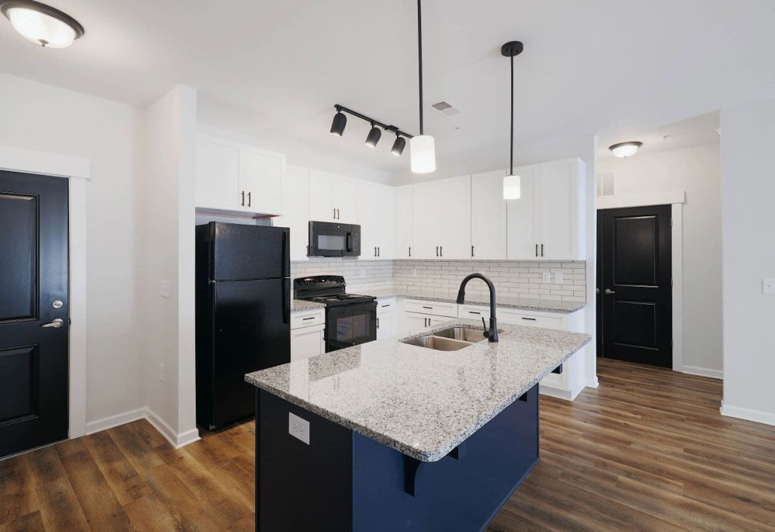 Jamestown Apartment: 4750 Piedmont Parkway