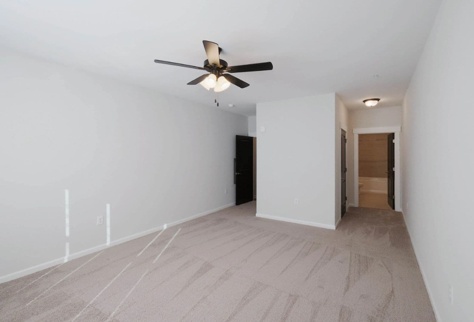 Jamestown Apartment: 4750 Piedmont Parkway