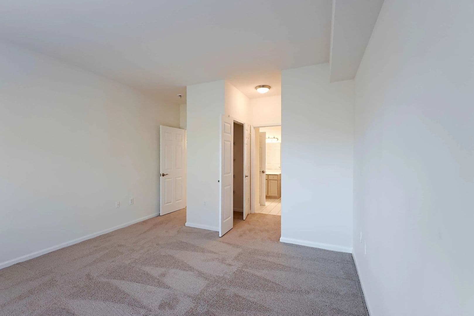 Greensboro Apartment: 4480 Platinum Drive