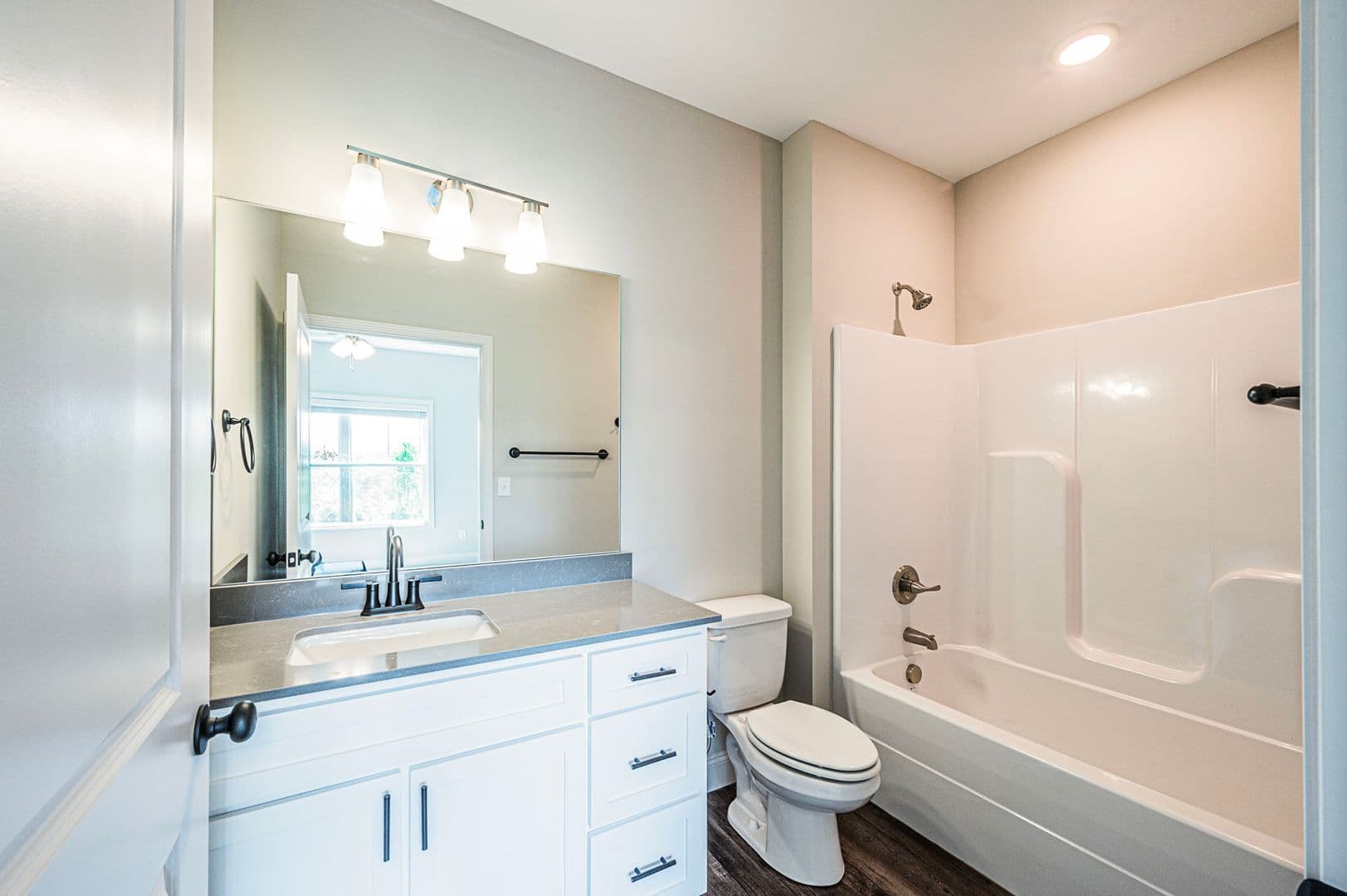 Franklin Apartment: 813 W. Madison St