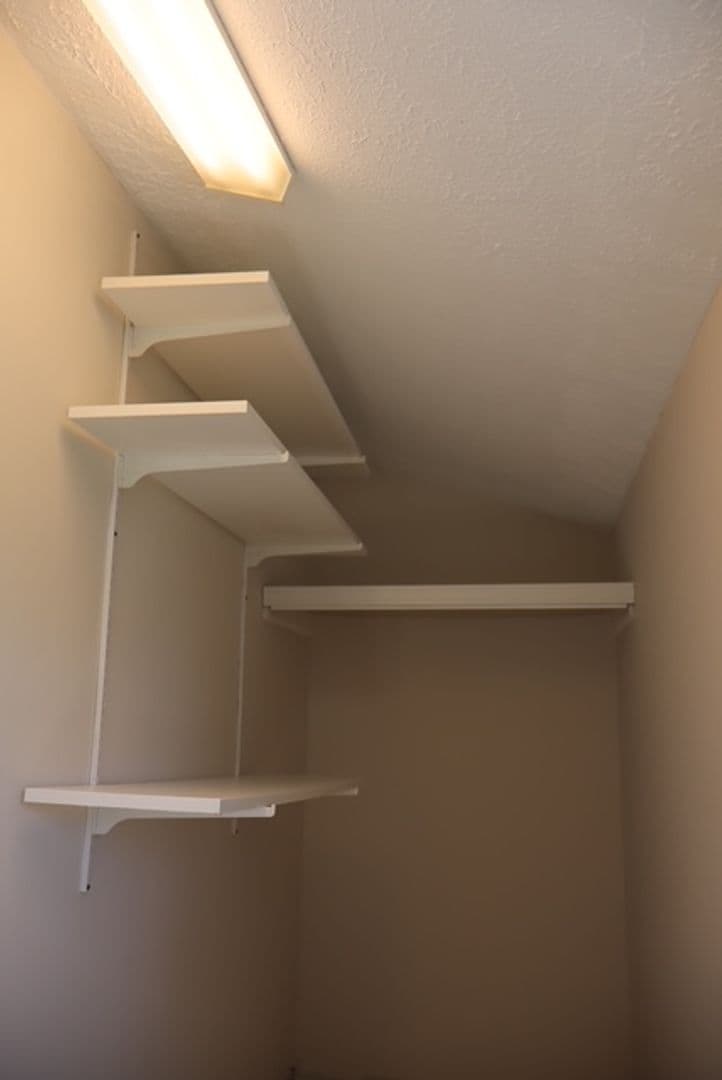 Bowling Green Apartment: 853 E 11th St