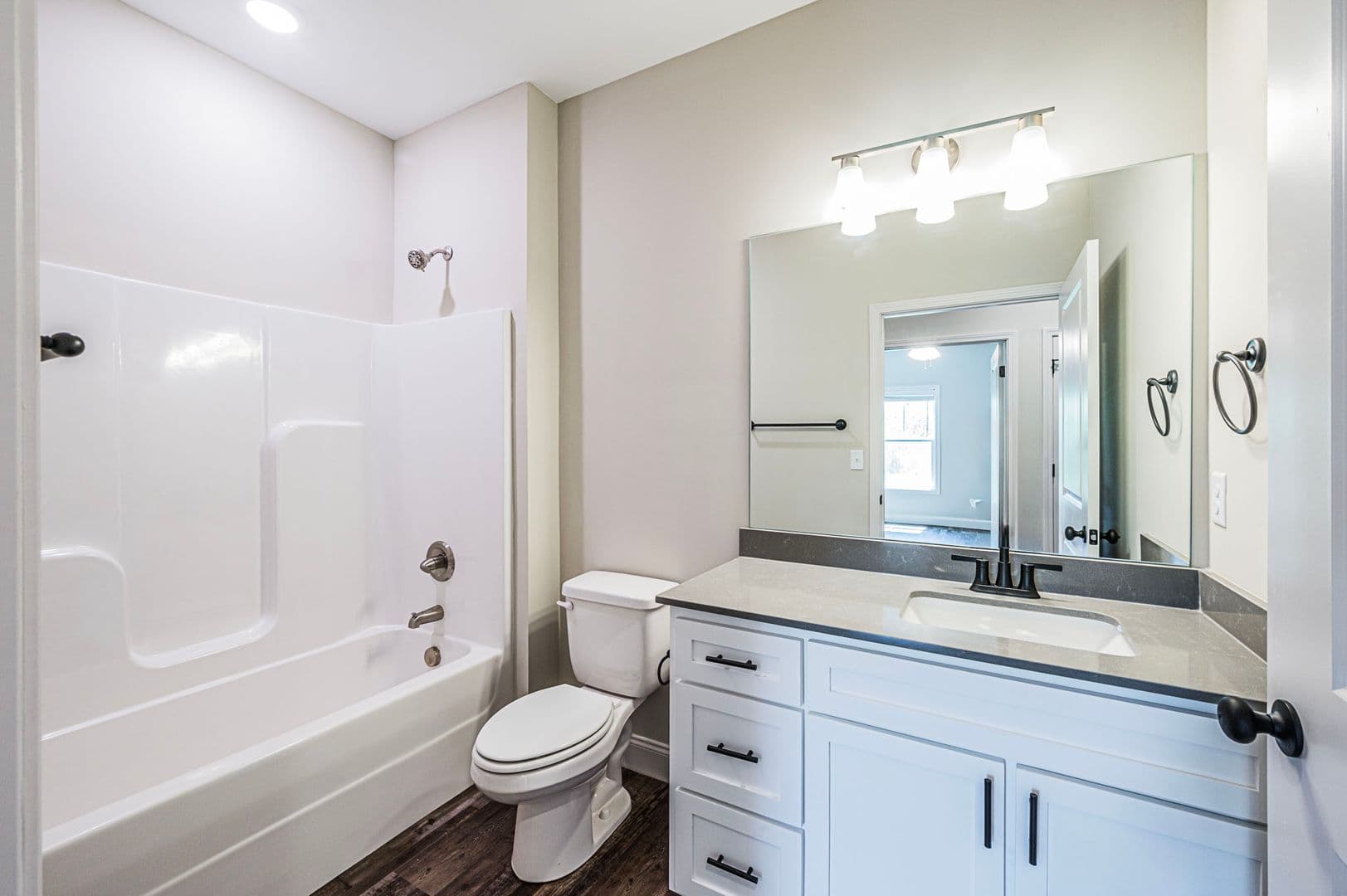Franklin Apartment: 813 W. Madison St