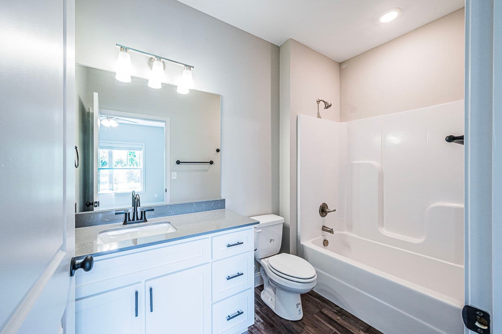 Franklin Apartment: 813 W. Madison St