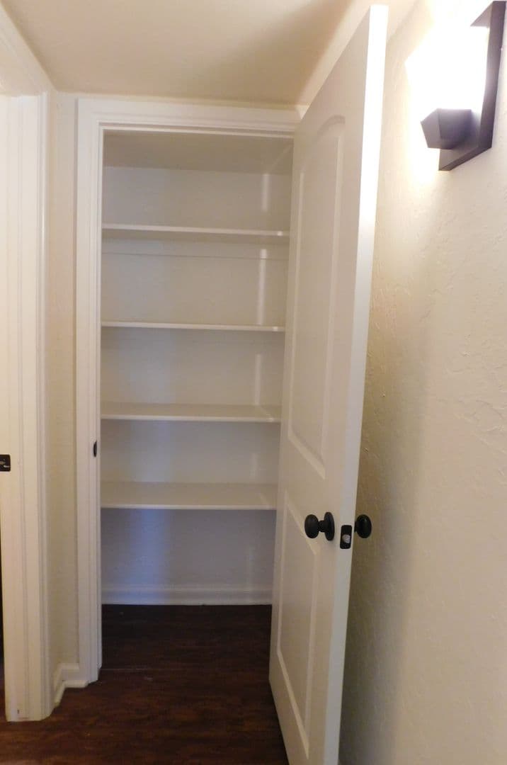 El Reno Apartment: 801 N. Willie Miner Ave.