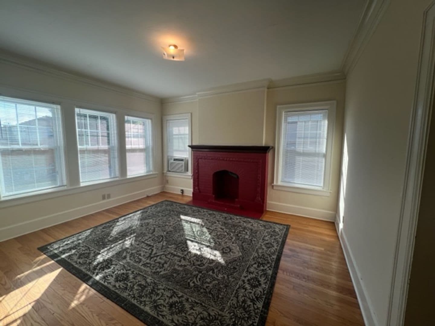 El Reno Apartment: 300 S. Barker